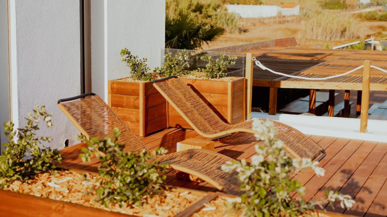 פניש The Salty Pelican Yoga & Surf Retreat מראה חיצוני תמונה