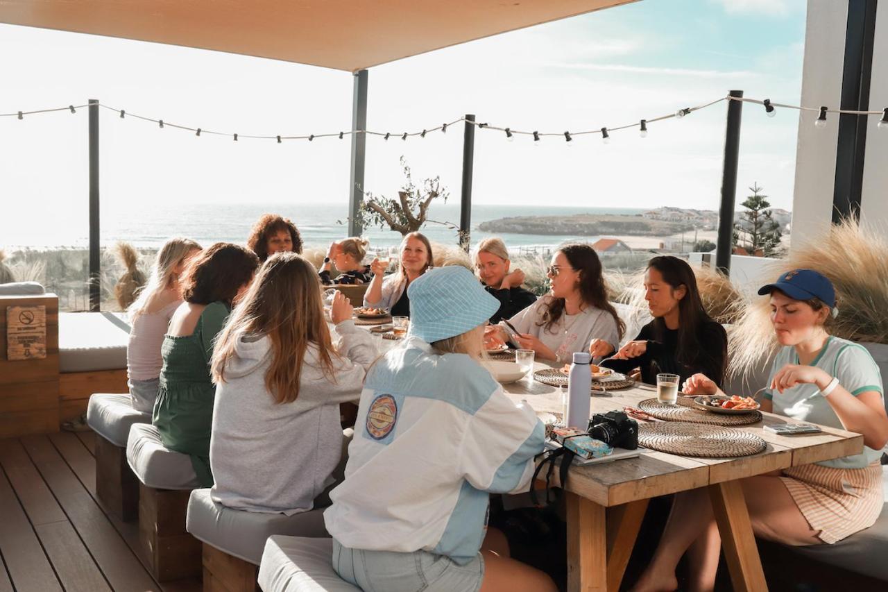 פניש The Salty Pelican Yoga & Surf Retreat מראה חיצוני תמונה