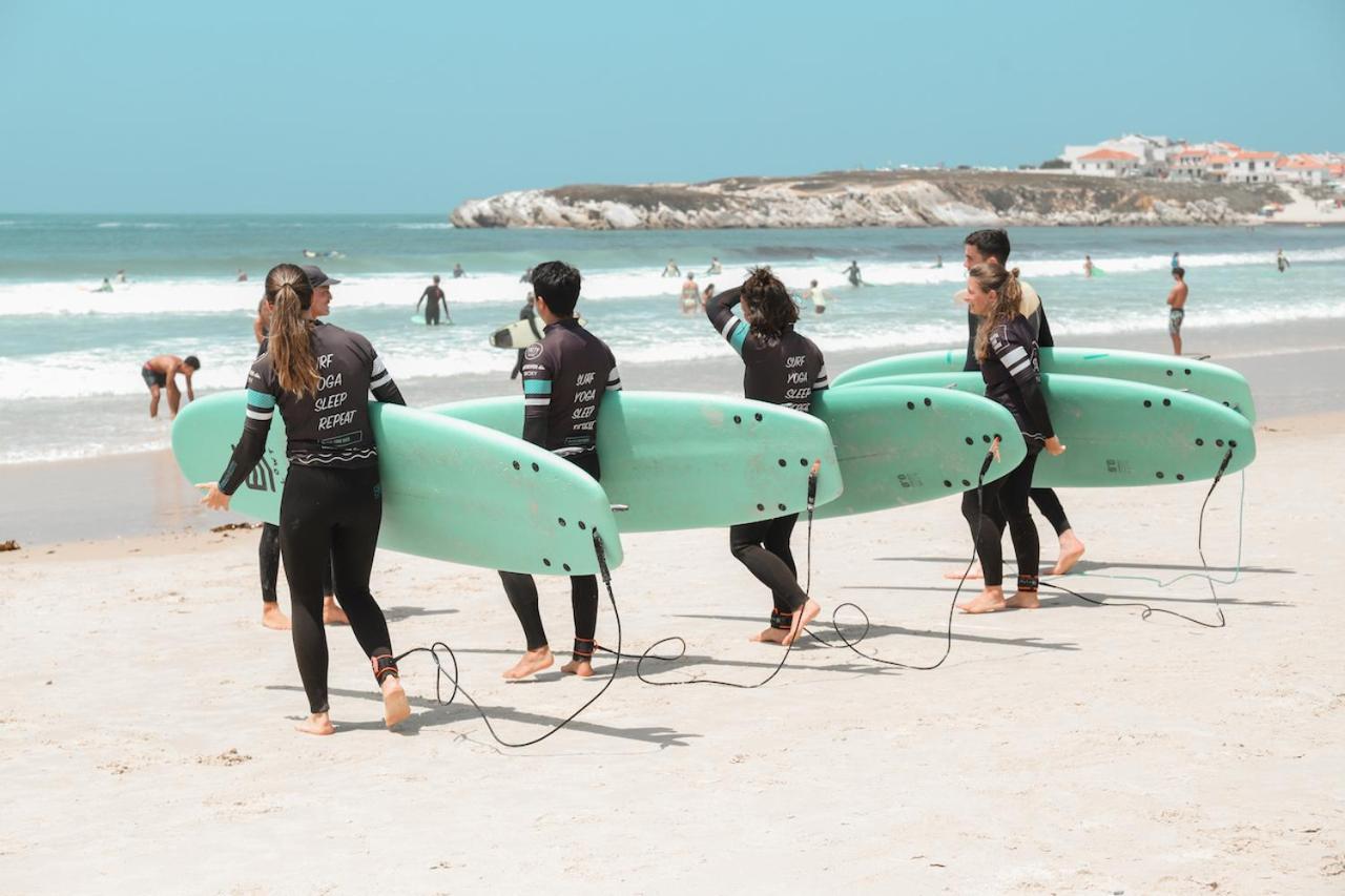 פניש The Salty Pelican Yoga & Surf Retreat מראה חיצוני תמונה